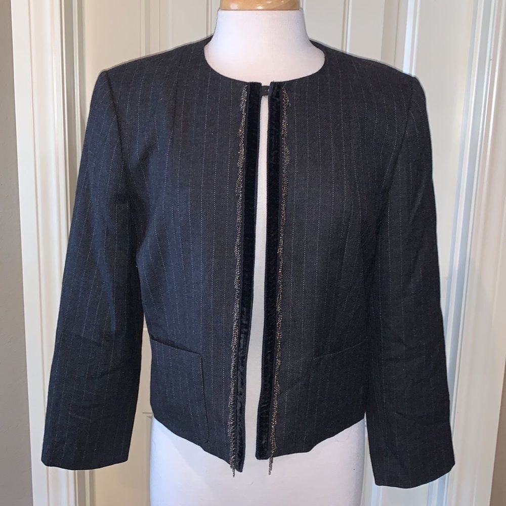 Harve Benard by benard holtzman charcoal gray pinstriped wool blazer, size 10